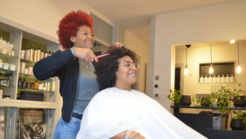 Lucy May: The expert for curls and Afro hair – Her mission for natural beauty
